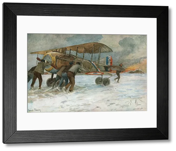 Framed Print : Combat Aerien; Retree d'Spad qui a atterri loin des hangars, a l'autre extremite... 1918. Creator: Francois Flameng Framed Print : Combat Aerien; Retree d'Spad qui a atterri loin des hangars, a l'autre extremite... 1918. Creator: Francois Flameng