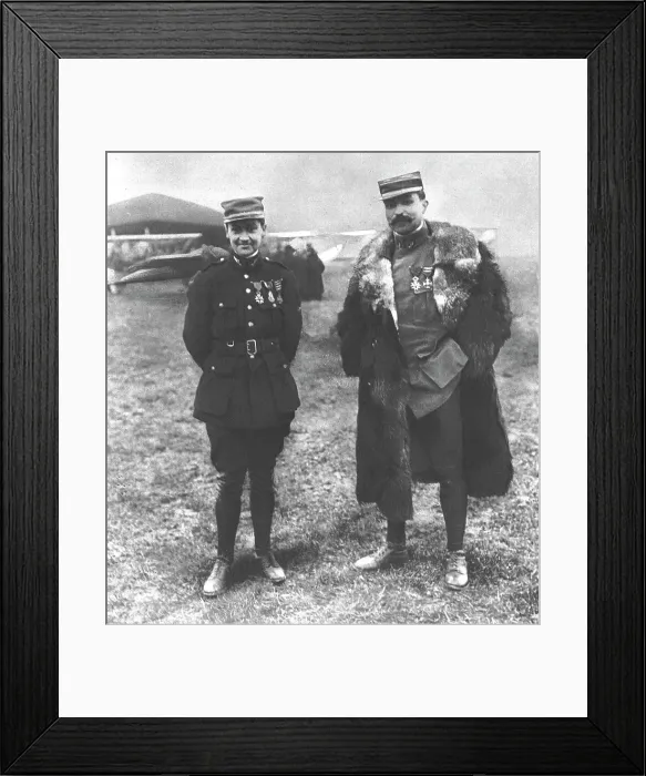 Framed Print : Combat Aerien; Guynemer, sergent, photographie avec le capitaine Brocard... 1916. Creator: Unknown Framed Print : Combat Aerien; Guynemer, sergent, photographie avec le capitaine Brocard... 1916. Creator: Unknown