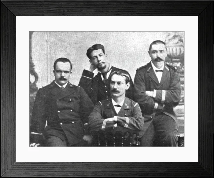Framed Print : Deux grands morts; Gallieni, capitaine en 1881, au retour de sa mission dans la vallee du Niger, Creator: Sereni Framed Print : Deux grands morts; Gallieni, capitaine en 1881, au retour de sa mission dans la vallee du Niger, Creator: Sereni