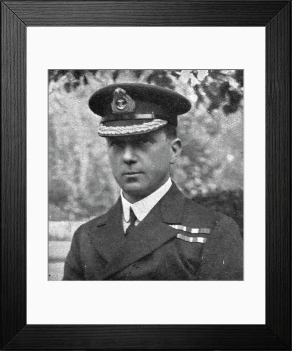 Framed Print : La bataille navale du Jutland; Le contre-amiral Horace Hood qui perit avec... 1916 (1924) Creator: Unknown Framed Print : La bataille navale du Jutland; Le contre-amiral Horace Hood qui perit avec... 1916 (1924) Creator: Unknown