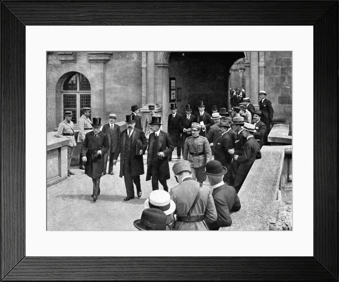 Framed Print : Le retour a la paix; Au chateau de Saint-Germain-en-Laye, le 2 juin 1919: depart des... 1919. Creator: Unknown Framed Print : Le retour a la paix; Au chateau de Saint-Germain-en-Laye, le 2 juin 1919: depart des... 1919. Creator: Unknown