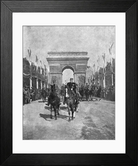 Framed Print : Le jour de gloire; le 14 juillet 1919: les Marechaux Foch et Joffre en tete du defile... 1919. Creator: Unknown Framed Print : Le jour de gloire; le 14 juillet 1919: les Marechaux Foch et Joffre en tete du defile... 1919. Creator: Unknown