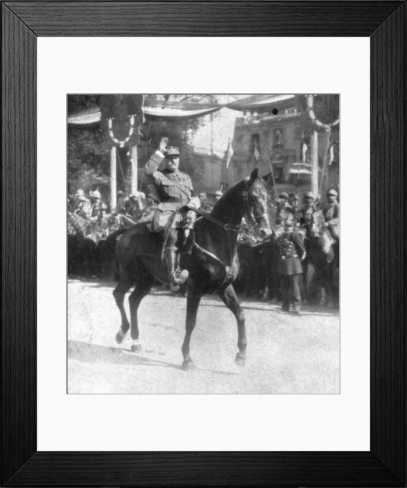 Framed Print : Le jour de gloire; le general de Castelnau, 1919. Creator: Unknown Framed Print : Le jour de gloire; le general de Castelnau, 1919. Creator: Unknown