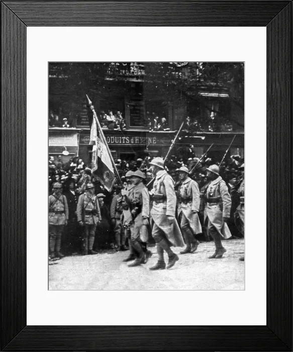 Framed Print : Le jour de gloire; au coeur de Paris: le defile sur les grands boulevards jusqu'a la place... 1919 Creator: Unknown Framed Print : Le jour de gloire; au coeur de Paris: le defile sur les grands boulevards jusqu'a la place... 1919 Creator: Unknown