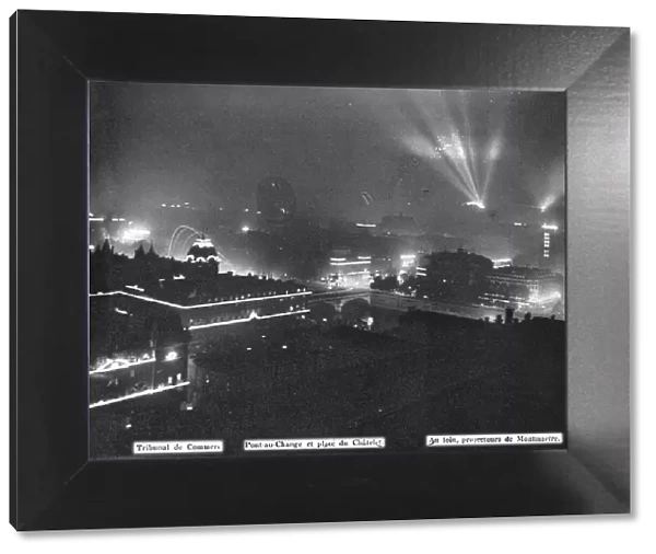 Le jour de gloire; panorama de Paris illumine le soir de 14 juillet 1919, au centre, le... 1919. Creator: Famechon et Queste