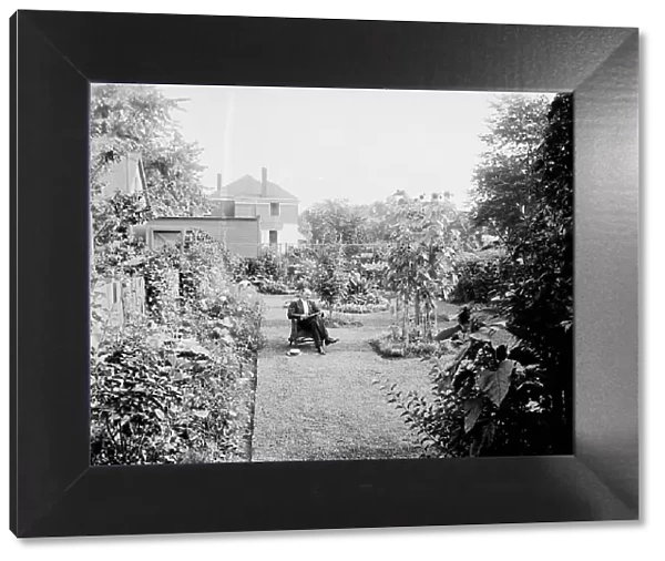 Garden at 124 E. Euclid Avenue, Detroit, Mich. between 1905 and 1915. Creator: Unknown