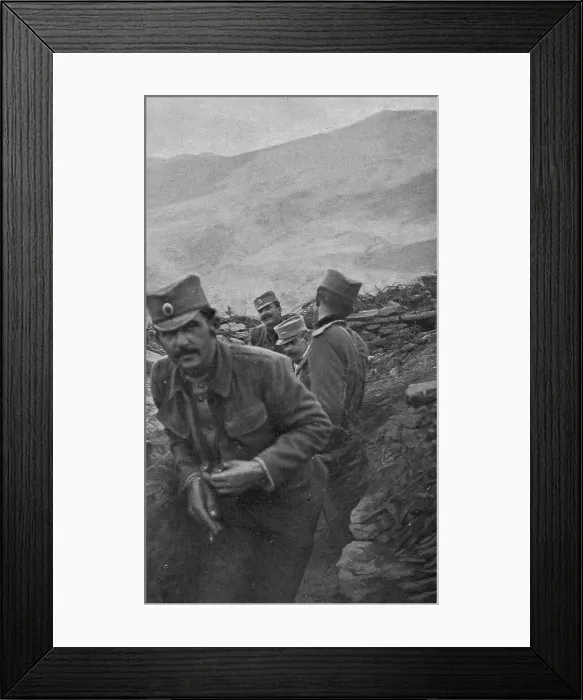 Framed Print : Tranchee serbe de premiere ligne devant le Kaimaktchalan avant l'attaque du sommet, 1916. Creator: Unknown Framed Print : Tranchee serbe de premiere ligne devant le Kaimaktchalan avant l'attaque du sommet, 1916. Creator: Unknown