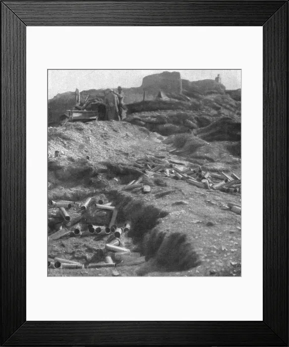 Framed Print : Sur le front d'Orient; Sur le versant du Kaimaktchalan qu occupaient les Bulgares: emplacement d'un Creator: Vladimir Betzitch Framed Print : Sur le front d'Orient; Sur le versant du Kaimaktchalan qu occupaient les Bulgares: emplacement d'un Creator: Vladimir Betzitch