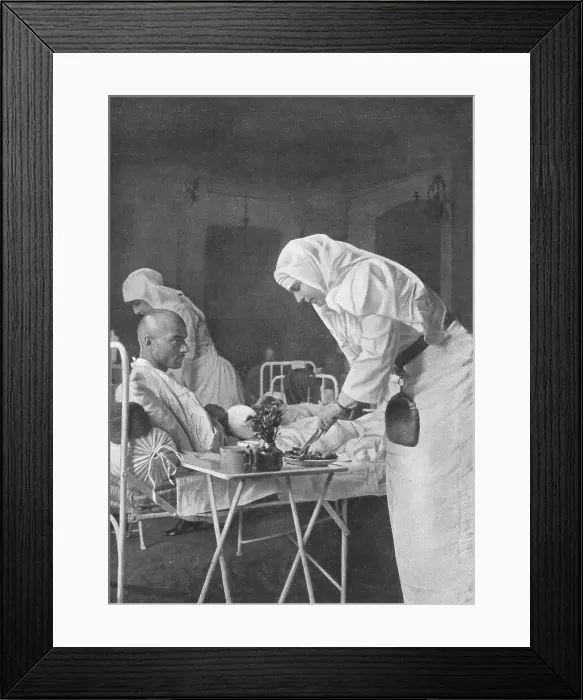 Framed Print : La Reine Marie de Roumanie au chevet des blesses, 1916. Creator: Unknown Framed Print : La Reine Marie de Roumanie au chevet des blesses, 1916. Creator: Unknown