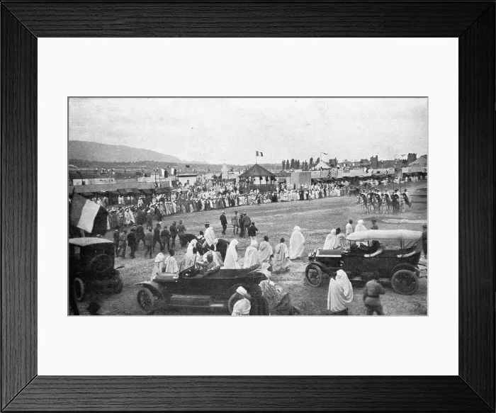 Framed Print : L'inauguration de la Foire de Fez; vue d'ensemble de la foire de Fez, le jour de... 1916. Creator: Unknown Framed Print : L'inauguration de la Foire de Fez; vue d'ensemble de la foire de Fez, le jour de... 1916. Creator: Unknown