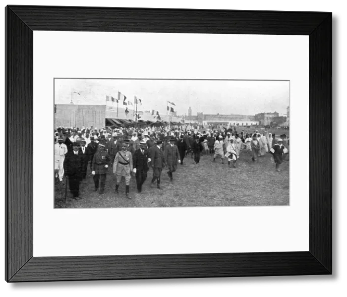 Framed Print : L'inauguration de la Foire de Fez; le general Lyautey, resident general du Maroc... 1916. Creator: Schmit et Ratel Framed Print : L'inauguration de la Foire de Fez; le general Lyautey, resident general du Maroc... 1916. Creator: Schmit et Ratel