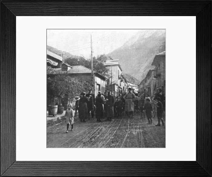Framed Print : L'entrevue des generaux Cadorna, Joffre et de Castelnau a Saint-Michel-de-Maurienne; le... 1916. Creator: Unknown Framed Print : L'entrevue des generaux Cadorna, Joffre et de Castelnau a Saint-Michel-de-Maurienne; le... 1916. Creator: Unknown