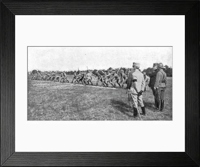 Framed Print : Visite du general Joffre aux troupes Russes en Champagne; Le lancement des grenades, 1916. Creator: Unknown Framed Print : Visite du general Joffre aux troupes Russes en Champagne; Le lancement des grenades, 1916. Creator: Unknown