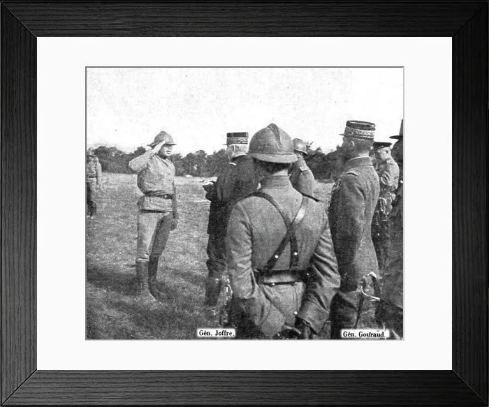 Framed Print : Visite du general Joffre aux troupes Russes en Champagne; Le general en chef felicite un... 1916. Creator: Unknown Framed Print : Visite du general Joffre aux troupes Russes en Champagne; Le general en chef felicite un... 1916. Creator: Unknown