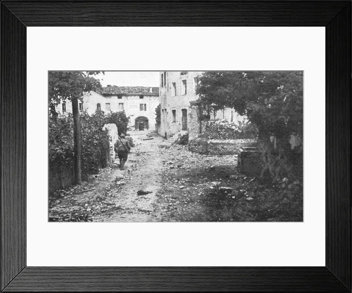 Framed Print : Arret et recul Autrichiens; A Velo d'Astico, pendant l'offensive autrichienne: soldats... 1916. Creator: Unknown Framed Print : Arret et recul Autrichiens; A Velo d'Astico, pendant l'offensive autrichienne: soldats... 1916. Creator: Unknown