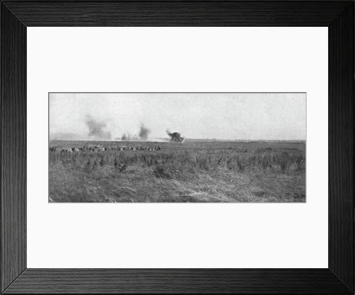 Framed Print : La Bataille de la Somme; En terrain reconquis: une batterie francaise d'artillerie de... 1916. Creator: Unknown Framed Print : La Bataille de la Somme; En terrain reconquis: une batterie francaise d'artillerie de... 1916. Creator: Unknown