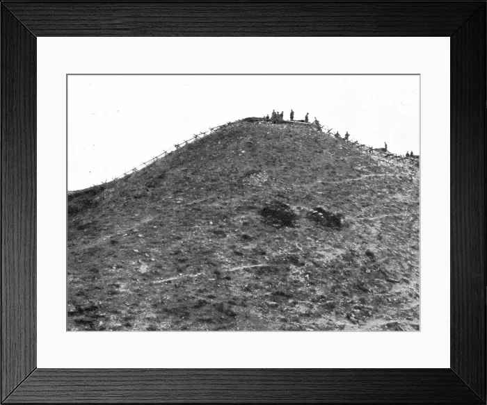 Framed Print : Le front russe d'asie; Position d'artillerie au Nord d'Erzeroum, 1916. Creator: Unknown Framed Print : Le front russe d'asie; Position d'artillerie au Nord d'Erzeroum, 1916. Creator: Unknown