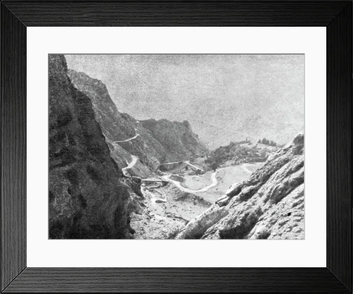 Framed Print : Le front russe d'asie; La grande chassee Erzeroum-Trebizonde dans le Kop-Dagh, 1916. Creator: Unknown Framed Print : Le front russe d'asie; La grande chassee Erzeroum-Trebizonde dans le Kop-Dagh, 1916. Creator: Unknown