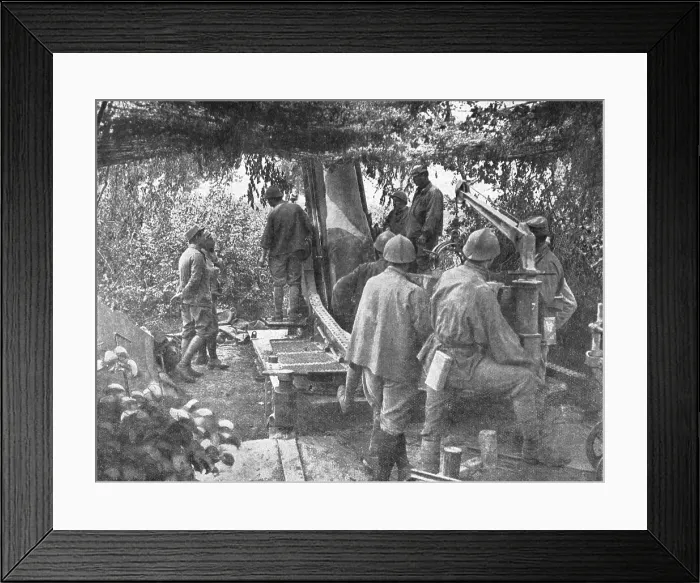 Framed Print : La Bataille de la Somme; manoeuvre d'une piece de 280, 1916. Creator: Unknown Framed Print : La Bataille de la Somme; manoeuvre d'une piece de 280, 1916. Creator: Unknown