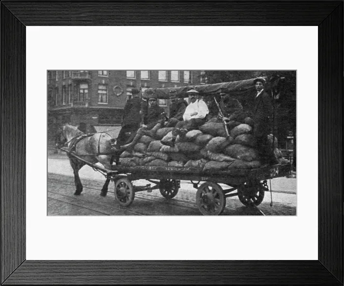 Framed Print : Les manifestations contre la vie chere en Hollande; camionnage de pommes de terre... 1916. Creator: Unknown. Les manifestations contre la vie chere en Hollande; camionnage de pommes de terre... 1916. Creator: Unknown Framed Print : Les manifestations contre la vie chere en Hollande; camionnage de pommes de terre... 1916. Creator: Unknown. Les manifestations contre la vie chere en Hollande; camionnage de pommes de terre... 1916. Creator: Unknown