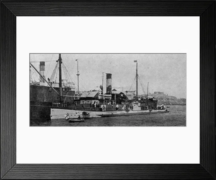 Framed Print : Les sous-marins allemands chez les neutres; les visites de sous-marins allemands aux ports... 1916 Creator: Unknown Framed Print : Les sous-marins allemands chez les neutres; les visites de sous-marins allemands aux ports... 1916 Creator: Unknown