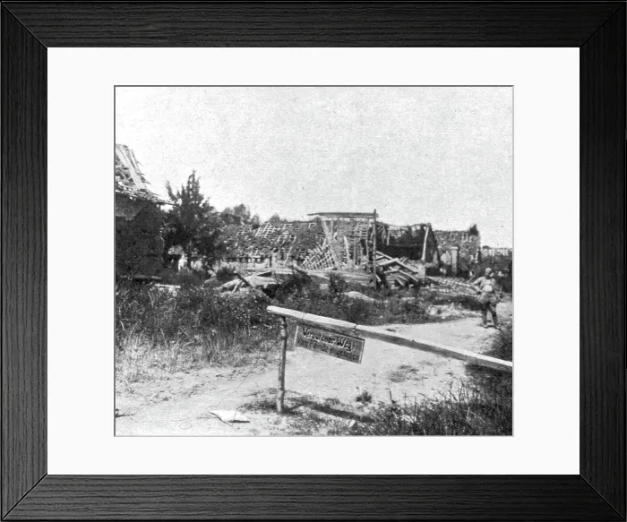 Framed Print : Dix jours de bataille sur la Somme; Ecriteau allemand dans une rue de Frise: Verbotener... 1916. Creator: Unknown. Dix jours de bataille sur la Somme; Ecriteau allemand dans une rue de Frise: Verbotener... 1916. Creator: Unknown Framed Print : Dix jours de bataille sur la Somme; Ecriteau allemand dans une rue de Frise: Verbotener... 1916. Creator: Unknown. Dix jours de bataille sur la Somme; Ecriteau allemand dans une rue de Frise: Verbotener... 1916. Creator: Unknown