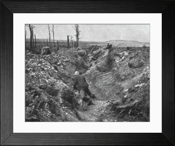 Framed Print : Episodes de la bataille de Verdun; La derniere phase de la resistance du fort de Vaux, 1916. Creator: Unknown Framed Print : Episodes de la bataille de Verdun; La derniere phase de la resistance du fort de Vaux, 1916. Creator: Unknown