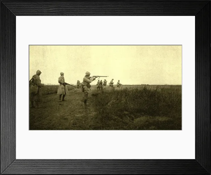 Framed Print : A l'est de Montdidier; A l'attaque du village de Piennes, au Sud-Est de Montdidier... 1918. Creator: Unknown Framed Print : A l'est de Montdidier; A l'attaque du village de Piennes, au Sud-Est de Montdidier... 1918. Creator: Unknown
