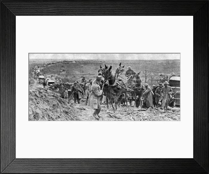 Framed Print : Les Americains dans le Saillant de Saint-Mihiel; Un convoi de munitions franchissant... 1918. Creator: Unknown Framed Print : Les Americains dans le Saillant de Saint-Mihiel; Un convoi de munitions franchissant... 1918. Creator: Unknown