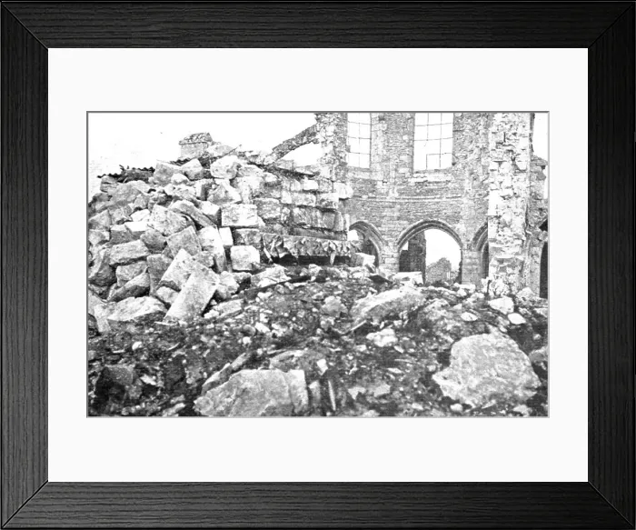 Framed Print : De L'Argonne aux Flandres; Les ruines de Montfaucon; vue generale de la ville et... 1918. Creator: Unknown Framed Print : De L'Argonne aux Flandres; Les ruines de Montfaucon; vue generale de la ville et... 1918. Creator: Unknown