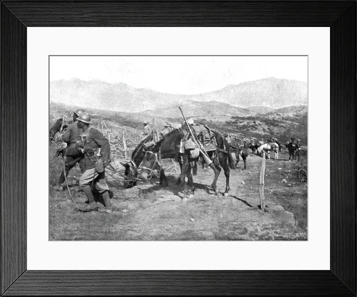 Framed Print : La rupture des lignes Bulgares; Nos troupes coloniales dans les positions bulgares, 1918. Creator: Unknown Framed Print : La rupture des lignes Bulgares; Nos troupes coloniales dans les positions bulgares, 1918. Creator: Unknown