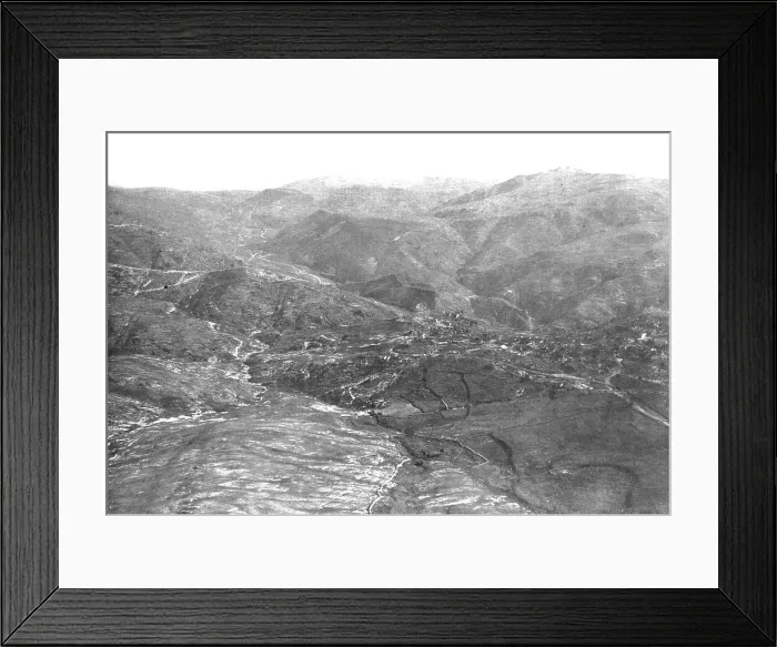 Framed Print : La rupture des lignes Bulgares; Un aspect caracteristique du terrain ou s'opera la... 1918. Creator: Unknown Framed Print : La rupture des lignes Bulgares; Un aspect caracteristique du terrain ou s'opera la... 1918. Creator: Unknown