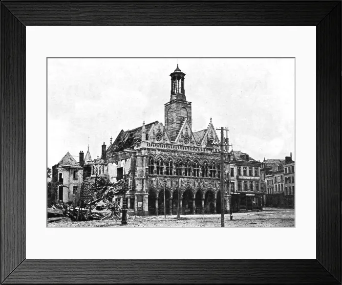 Framed Print : La pression Croissante de Foch; L'etat de l'hotel de ville de Saint-Quentin, a l'entrée... 1918. Creator: Unknown Framed Print : La pression Croissante de Foch; L'etat de l'hotel de ville de Saint-Quentin, a l'entrée... 1918. Creator: Unknown