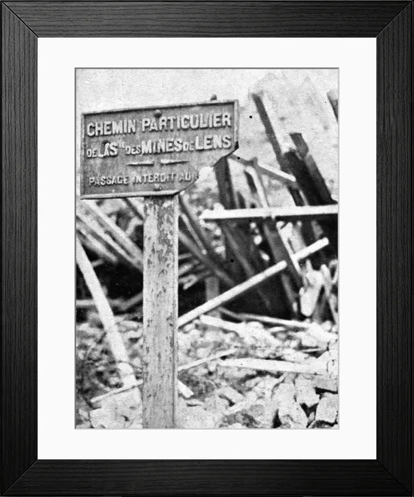 Framed Print : Ce qui fut Lens; L'ecriteau qui seul indiquait Lens, 1918. Creator: Unknown Framed Print : Ce qui fut Lens; L'ecriteau qui seul indiquait Lens, 1918. Creator: Unknown