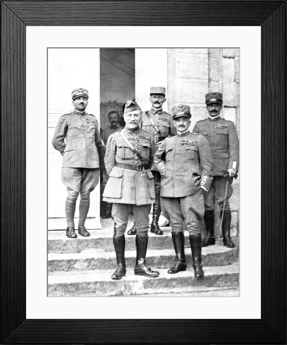 Framed Print : L'heure de l'Italie; Foch et Diaz au grand quartier Italien a la Veille de l'offensive... 1918. Creator: Unknown Framed Print : L'heure de l'Italie; Foch et Diaz au grand quartier Italien a la Veille de l'offensive... 1918. Creator: Unknown