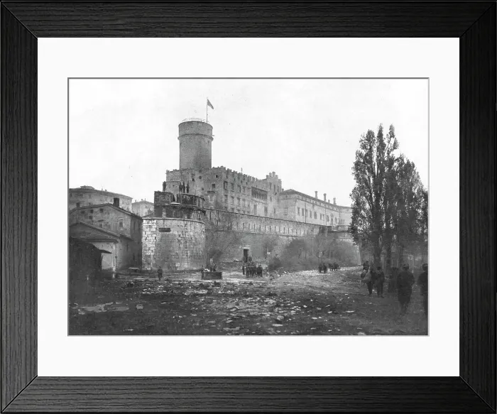 Framed Print : Trente Italienne; Le drapeau italien, vert, blanc, rouge, flottant sur la tour du chateau... 1918 Creator: Unknown Framed Print : Trente Italienne; Le drapeau italien, vert, blanc, rouge, flottant sur la tour du chateau... 1918 Creator: Unknown