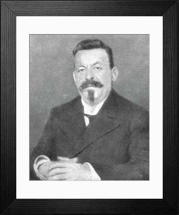Framed Print : L'Allemagne Revolutionnaire; Le chancelier socialiste allemand Friedrich Ebert porte... 1918. Creator: Unknown Framed Print : L'Allemagne Revolutionnaire; Le chancelier socialiste allemand Friedrich Ebert porte... 1918. Creator: Unknown