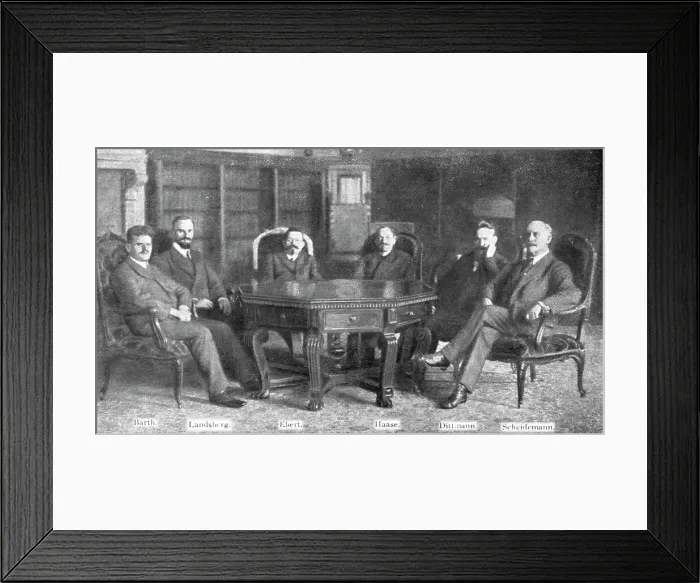 Framed Print : L'Allemagne Revolutionnaire; Le Directoire de Berlin, 1918. Creator: Unknown Framed Print : L'Allemagne Revolutionnaire; Le Directoire de Berlin, 1918. Creator: Unknown