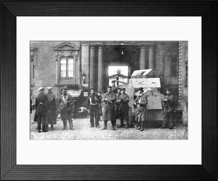 Framed Print : L'Allemagne Revolutionnaire; Le 9 novembre 1918; une section d'automobiles blindees des... 1918. Creator: Unknown Framed Print : L'Allemagne Revolutionnaire; Le 9 novembre 1918; une section d'automobiles blindees des... 1918. Creator: Unknown