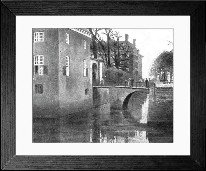 Framed Print : Le Kaiser en Fuite; L'arrivee a Amerongen de Guillaume de Hohenzollern, 1918. Creator: Unknown Framed Print : Le Kaiser en Fuite; L'arrivee a Amerongen de Guillaume de Hohenzollern, 1918. Creator: Unknown