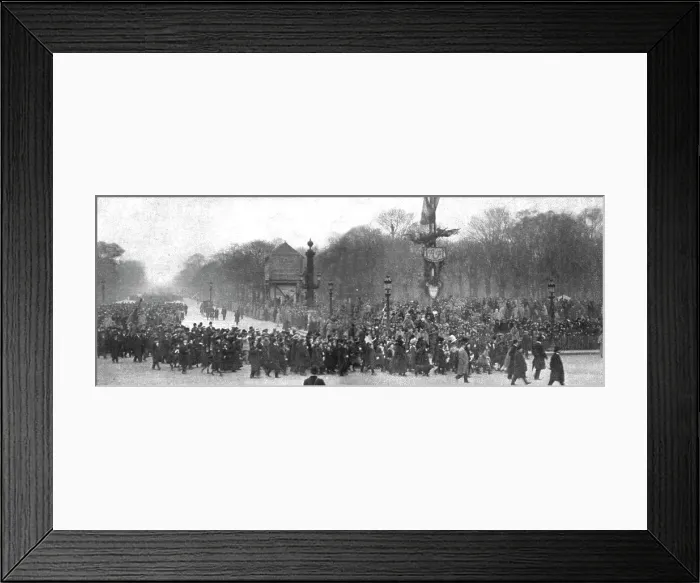 Framed Print : La delivrance de l'Alsace et de la Lorraine celebree a Paris le 17 novembre 1918. Creator: Unknown Framed Print : La delivrance de l'Alsace et de la Lorraine celebree a Paris le 17 novembre 1918. Creator: Unknown