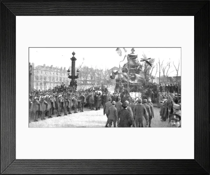 Framed Print : La delivrance de l'Alsace et de la Lorraine celebree a Paris le 17 novembre 1918. Creator: Unknown Framed Print : La delivrance de l'Alsace et de la Lorraine celebree a Paris le 17 novembre 1918. Creator: Unknown