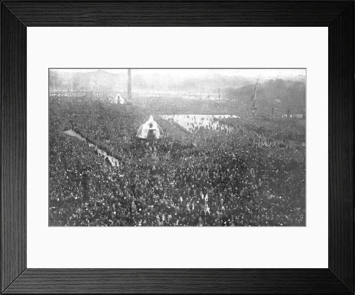 Framed Print : La delivrance de l'Alsace et de la Lorraine celebree a Paris le 17 novembre 1918. Creator: Unknown Framed Print : La delivrance de l'Alsace et de la Lorraine celebree a Paris le 17 novembre 1918. Creator: Unknown