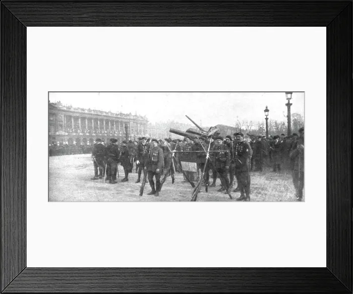 Framed Print : La delivrance de l'Alsace et de la Lorraine celebree a Paris le 17 novembre 1918. Creator: Unknown Framed Print : La delivrance de l'Alsace et de la Lorraine celebree a Paris le 17 novembre 1918. Creator: Unknown