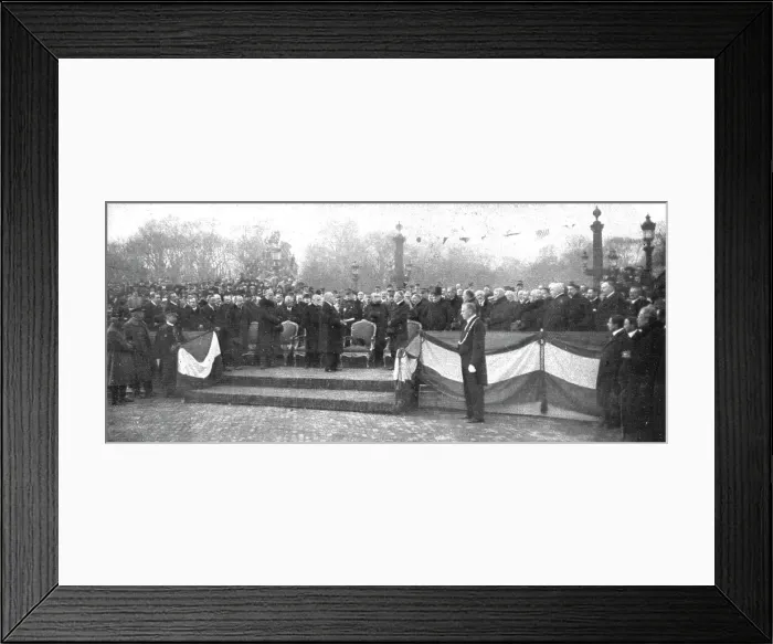 Framed Print : La delivrance de l'Alsace et de la Lorraine celebree a Paris le 17 novembre 1918. Creator: Unknown Framed Print : La delivrance de l'Alsace et de la Lorraine celebree a Paris le 17 novembre 1918. Creator: Unknown