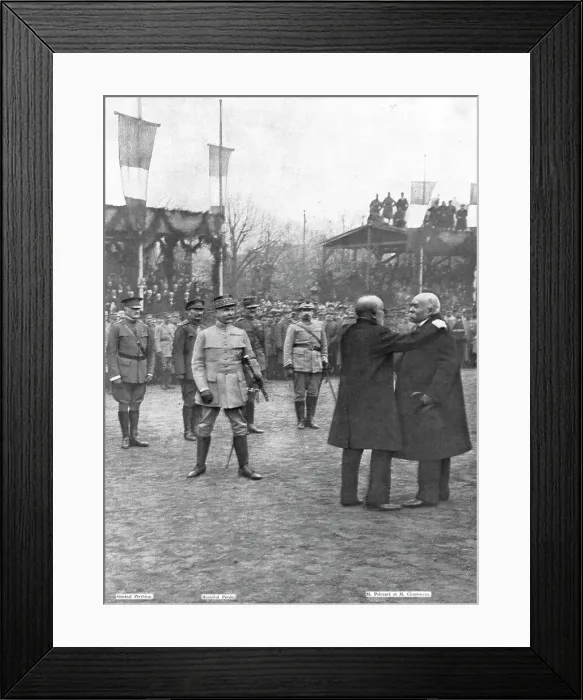 Framed Print : L'Accolade de Metz; L'emouvante etreinte des deux presidents sur l'esplanade de Metz, 1918. Creator: Unknown Framed Print : L'Accolade de Metz; L'emouvante etreinte des deux presidents sur l'esplanade de Metz, 1918. Creator: Unknown