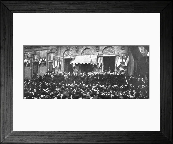Framed Print : Les fetes du 9 decembre 1918 a Strasbourg; au perron de l'Hotel de Ville, M Poincare... 1918. Creator: Unknown Framed Print : Les fetes du 9 decembre 1918 a Strasbourg; au perron de l'Hotel de Ville, M Poincare... 1918. Creator: Unknown