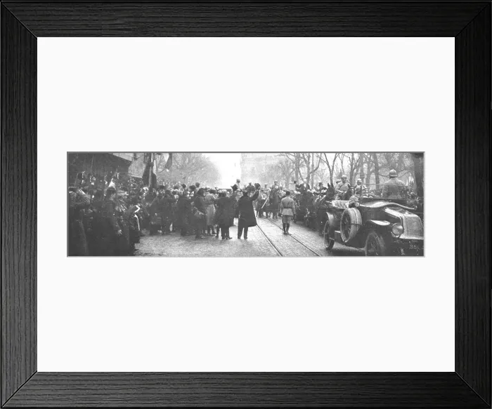 Framed Print : Les fetes du 9 decembre 1918 a Strasbourg; Le President acclame au depart de l'Hotel de Ville, 1918 Creator: Unknown