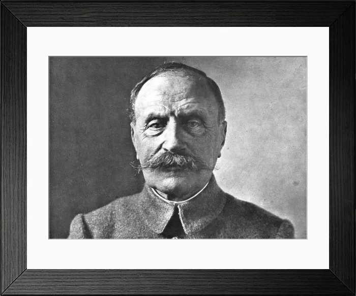 Framed Print : Foch chef unique; Le general Foch qui recut, le 26 mars a Doullens, la mission de... 1918. Creator: Unknown Framed Print : Foch chef unique; Le general Foch qui recut, le 26 mars a Doullens, la mission de... 1918. Creator: Unknown