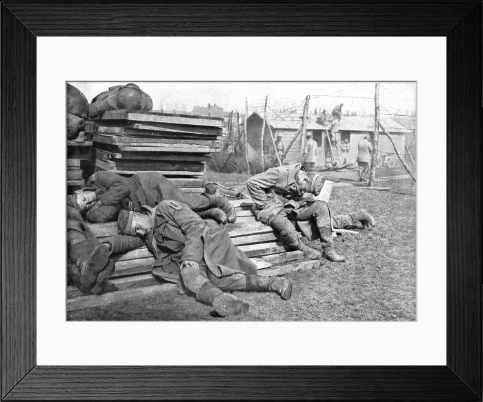 Framed Print : Les Leurs, apres la bataille: prisonniers allemands extenues, ecrases par le sommeil... 1918. Creator: Unknown. Les Leurs, apres la bataille: prisonniers allemands extenues, ecrases par le sommeil... 1918. Creator: Unknown Framed Print : Les Leurs, apres la bataille: prisonniers allemands extenues, ecrases par le sommeil... 1918. Creator: Unknown. Les Leurs, apres la bataille: prisonniers allemands extenues, ecrases par le sommeil... 1918. Creator: Unknown